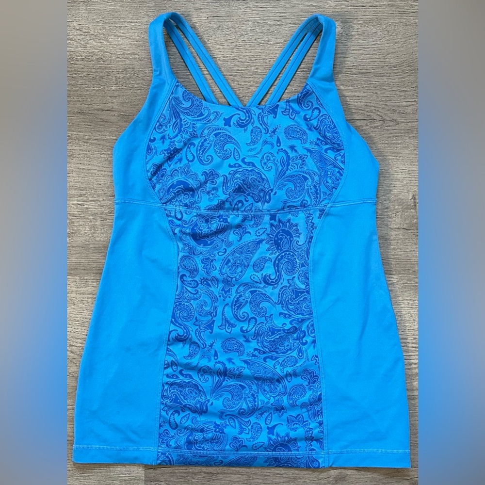 Lululemon Blue Energy Tank Top Shirt Cornflower Paisley Criss Cross Size 10